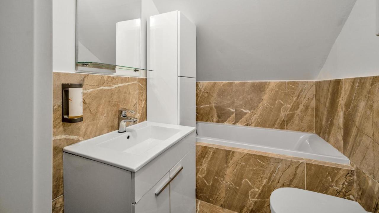 Apartman Blumental Centrum Bratislava Exteriör bild