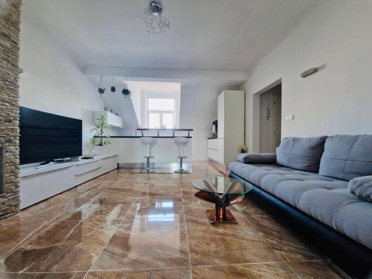 Apartman Blumental Centrum Bratislava Exteriör bild